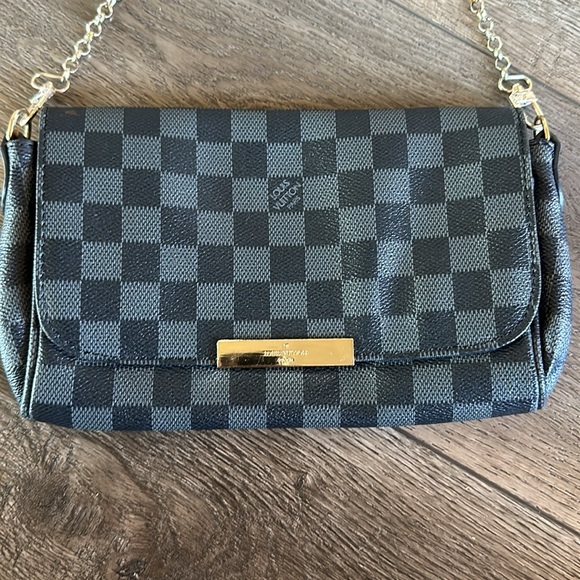 Louis Vuitton Bag - Picture 2 of 5